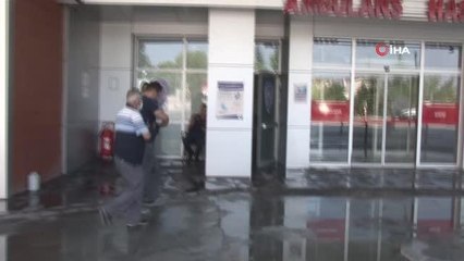 Acemi kasaplar soluğu hastanede aldı