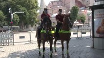 Kurban bayramında Ayasofya'da atlı polislerle denetim