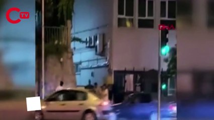 Saldırıya uğrayan gençleri askerler kurtardı