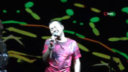Serdar Ortaç'tan muhteşem konser