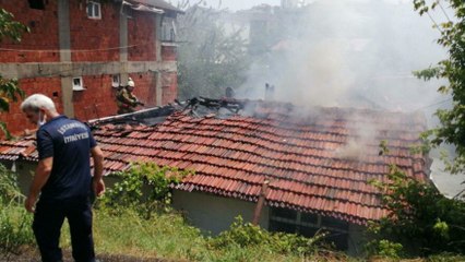 Bayram tatiline giden ailenin evi yandı