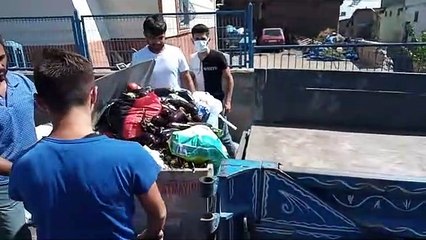 Toplanmayan çöpler köylüyü isyan ettirdi