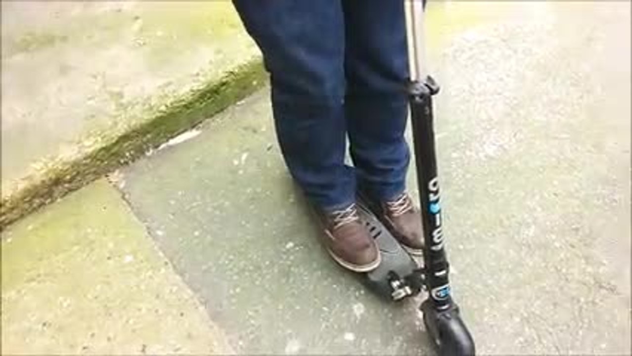 Les Numériques : le 1er essai de la e-Micro. Attention les yeux !