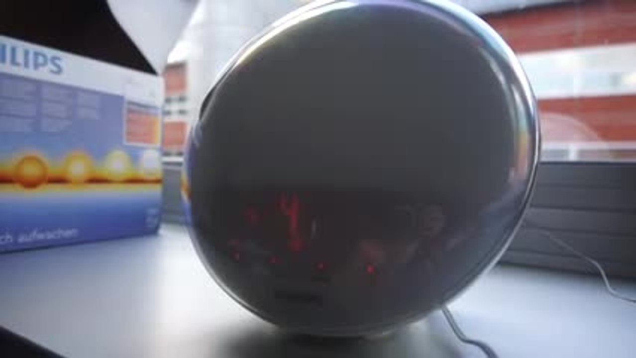 Les Numériques : Les 5 sons naturel du réveil Philips Éveil Lumière HF3520