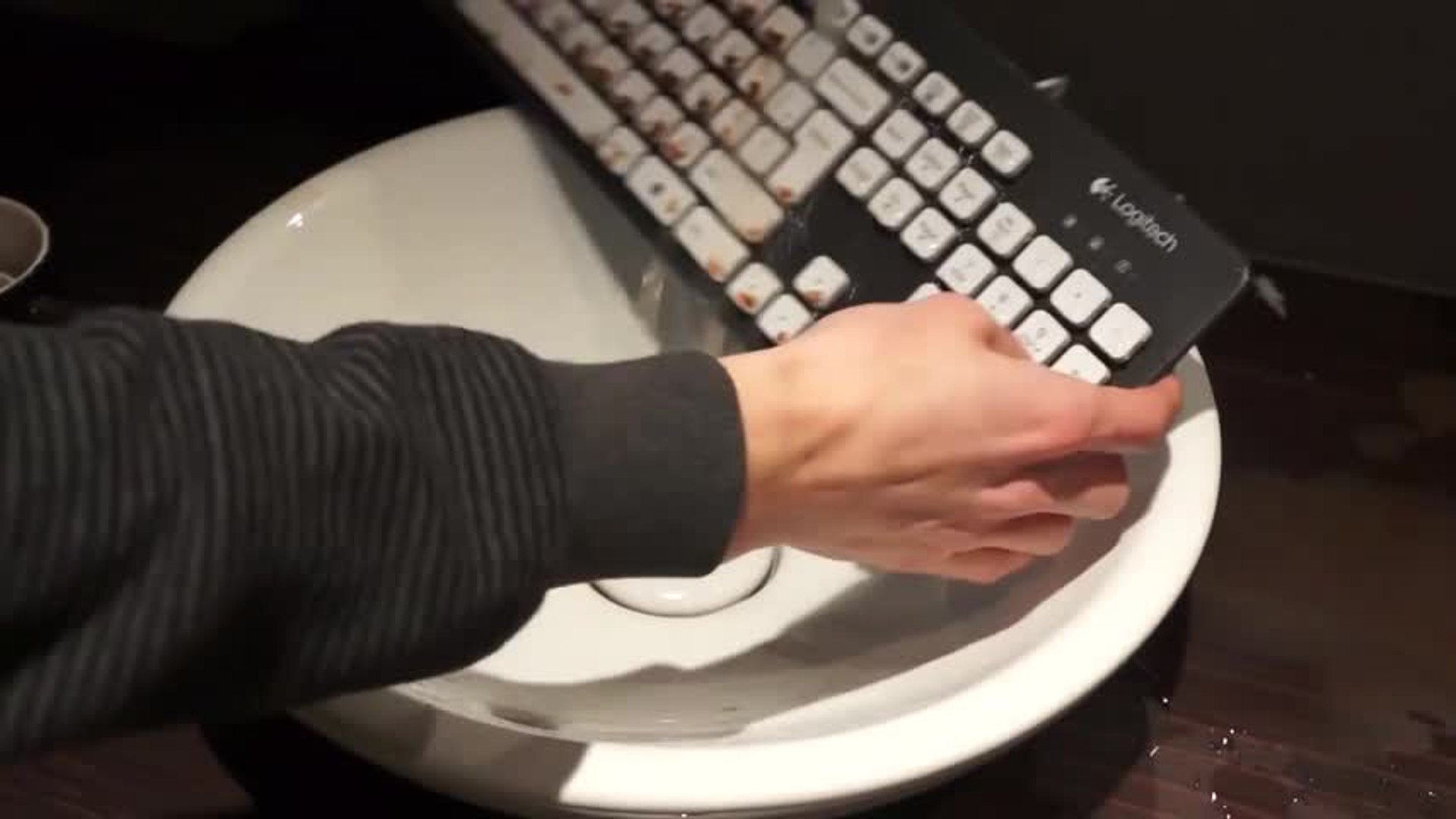 Les Numériques : Test clavier Logitech K310, vous avez dit lavable - Vidéo  Dailymotion