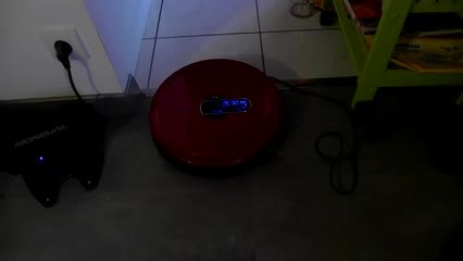 Les Numériques : Aspirateur-robot Monueal MR7700 en déplacement
