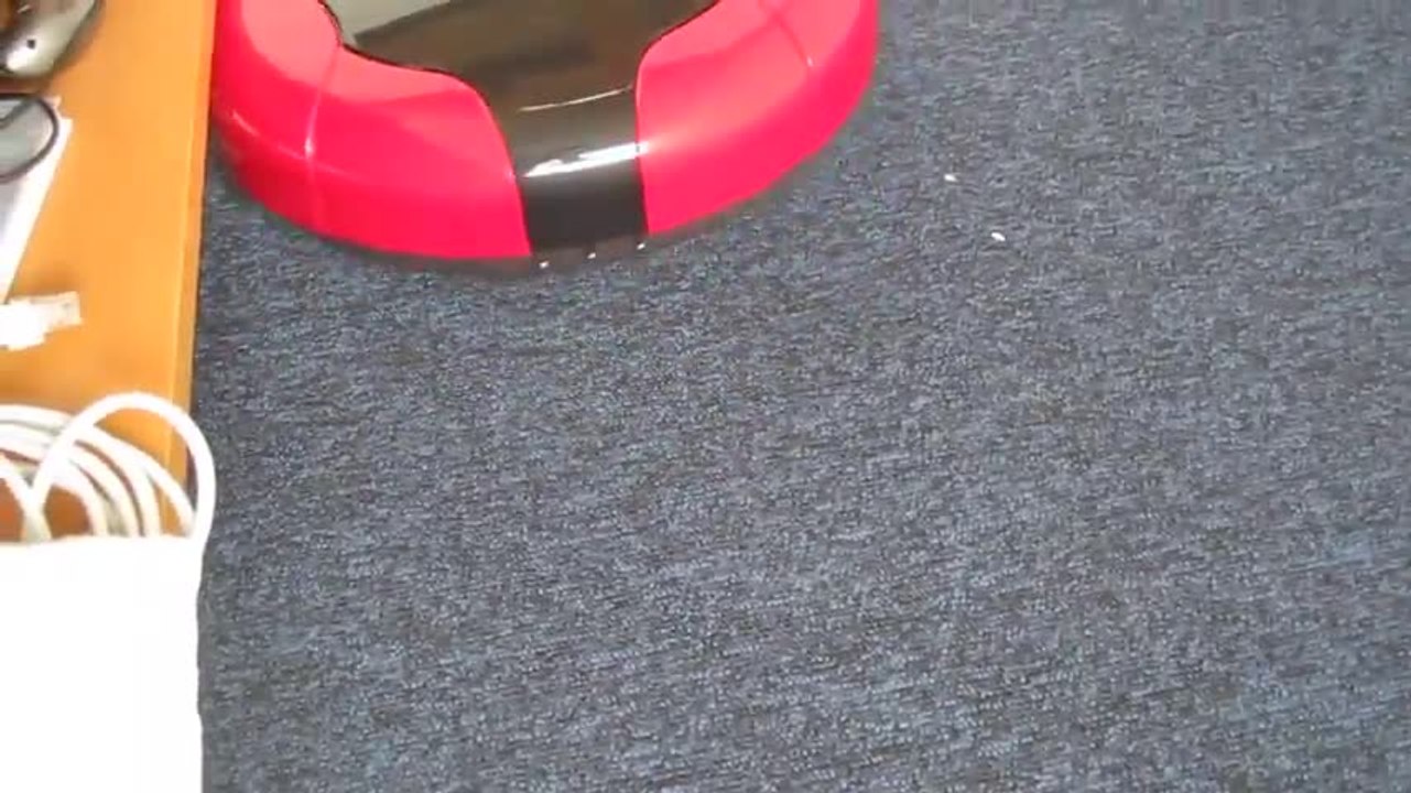 Les Numériques : Aspirateur robot Agait EC01-EHC, faible aspiration