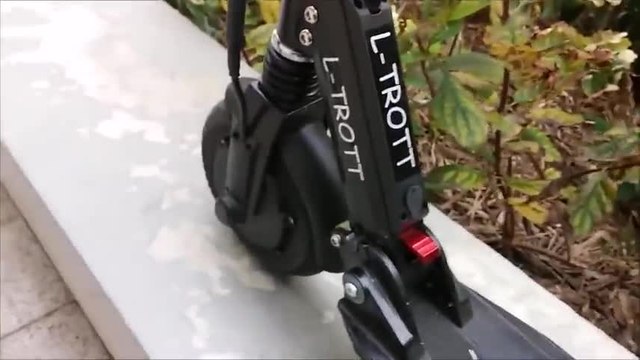 Les Numériques : prise en main de la trottinette électrique L-Trott 65