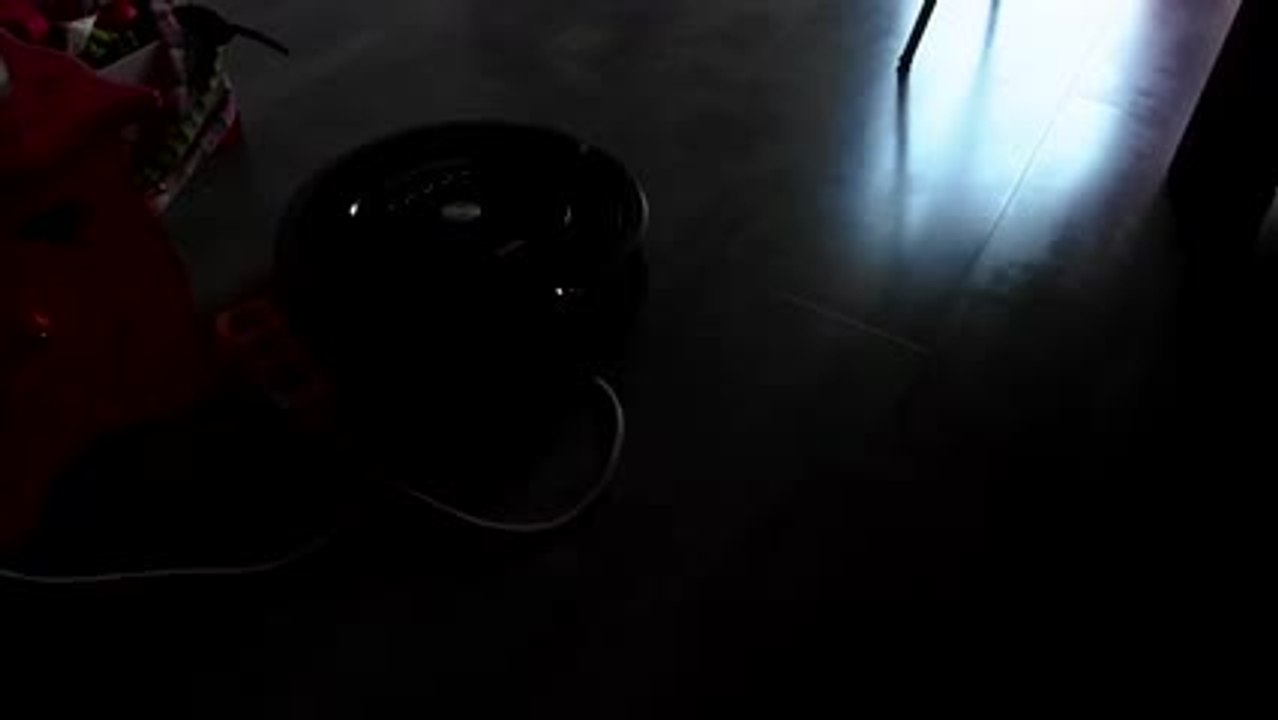 Les Numériques : iRobot Roomba 880 avec câbles