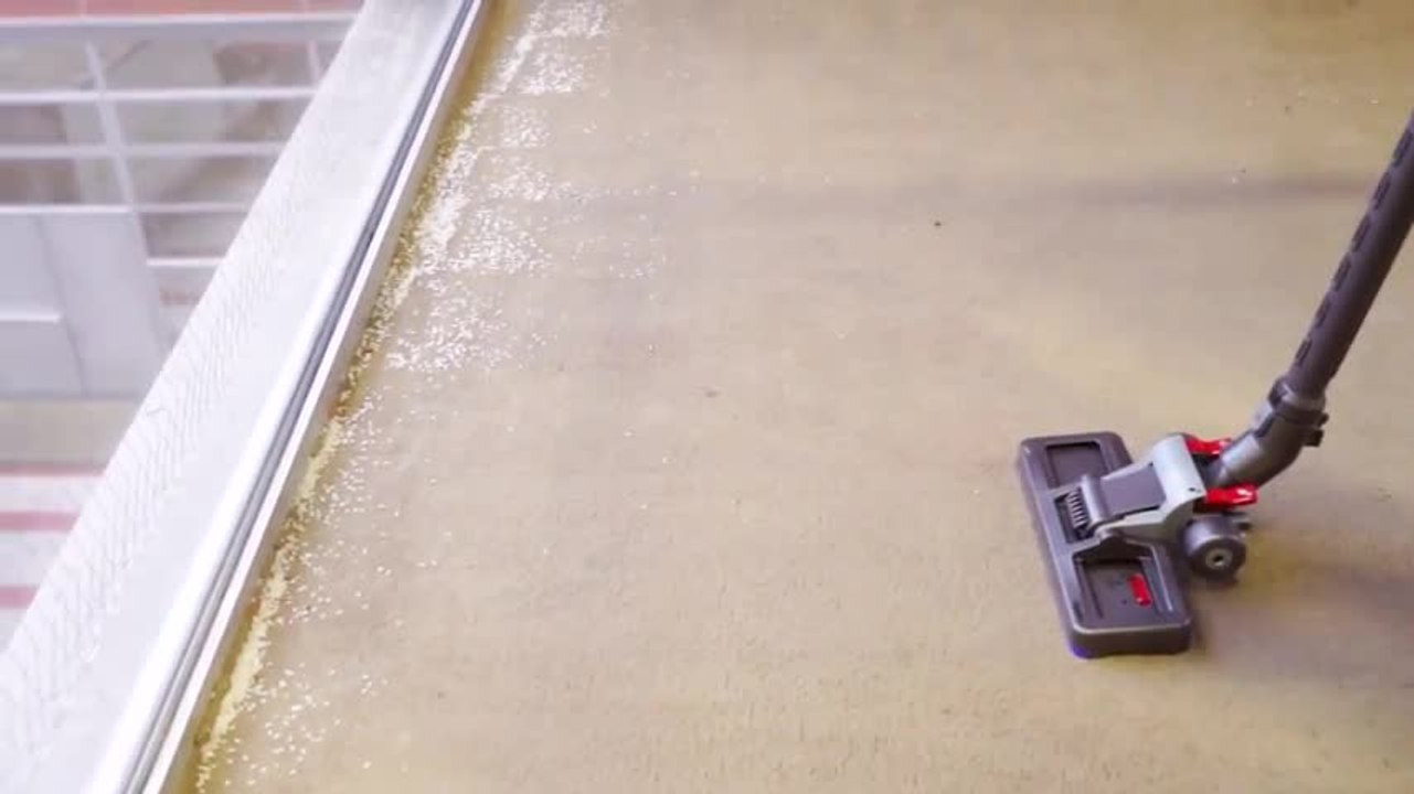 Les Numériques : Aspirateurs sans sac Rowenta vs Samsung vs Dyson: L'aspiration