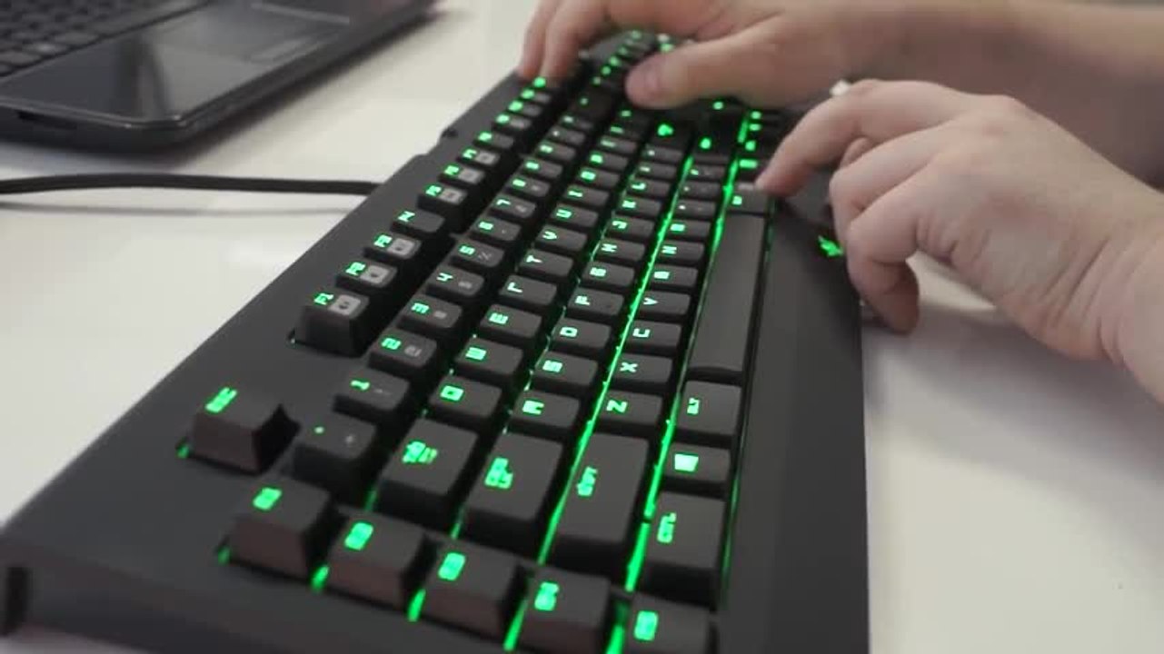 Les Numériques : Clavier Razer Blackwidow Ultimate Stealth 2014