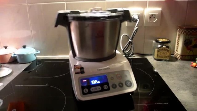Les Numériques : Robot cuiseur multifonctions Kenwood kCook test, hacher