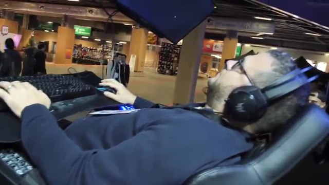 Prise en main du Acer THRONOS ! Le siège gaming ultime ! PGW 2018