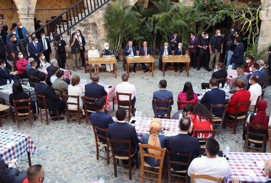 Son dakika haber | Cumhurbaşkanı Erdoğan KKTC'li gençlerle buluştuCumhurbaşkanı Recep Tayyip Erdoğan: İnşallah devraldığımız bu bayrak, sizler devraldığınızda tıpkı...