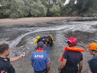 HAMİLE EŞİNİN GÖZÜ ÖNÜNDE BOĞULDU