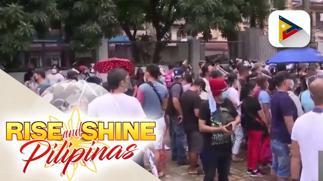 Bakunahan sa isang vaccination site sa Maynila, bahagyang nagkaroon ng tensyon; ilang pumila ng mahaba, naabutan ng cut-off