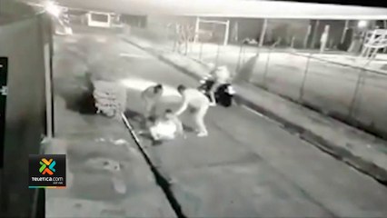 tn7-Video-hombres-le-propinan-dos-disparos-a-repartir-de-comida-para-asaltarlo-200721