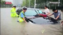 Inondations en Chine : des passagers piégés dans le métro, 12 morts