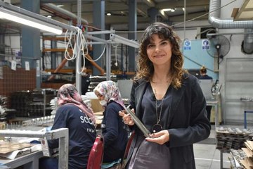 FABRİKANIN KAYNAK TEZGAHI KADINLARA EMANET