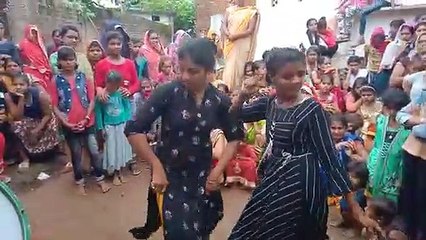 गांव_की_कुंवारी_लड़कियों_का_कमरतोड़_बघेली_बैंड_बाजा_डांस_सीधी_रीवा_सिंगरौली_शहर।।youtube(360p)