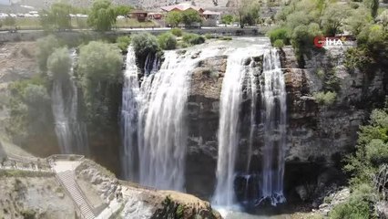 Yeniden ziyarete açılan Tortum Şelalesi'ne bayramda ziyaretçi akını