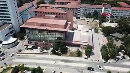 Tarihi Haydarpaşa Numune Hastanesi'nin dahiliye binasının yıkımına başlandı