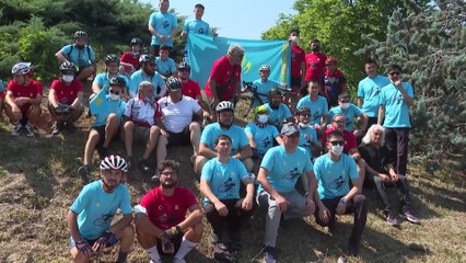 ANKARA - Türk ve Kazak bisikletçiler Anıtkabir'e pedal çevirdi