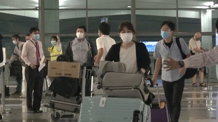 Warga Negara Jepang Pulang Kampung dari Indonesia