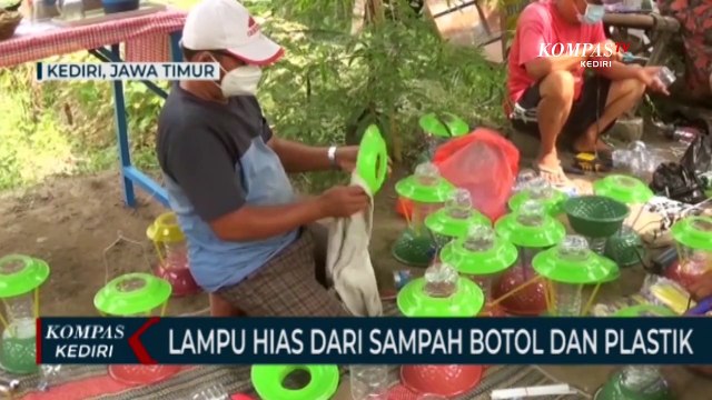 Warga Kota Kediri Sulap Sampah Botol Plastik Menjadi Lampu Hias