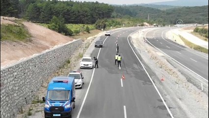 BİLECİK - Jandarmadan drone ile trafik denetimi