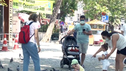 Bayram tatilini fırsat bilen aileler parklara akın etti