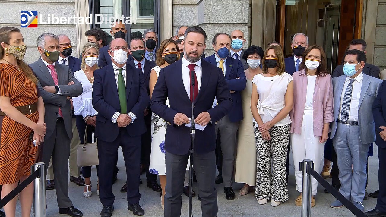 Abascal anuncia una querella de Vox contra Teza...