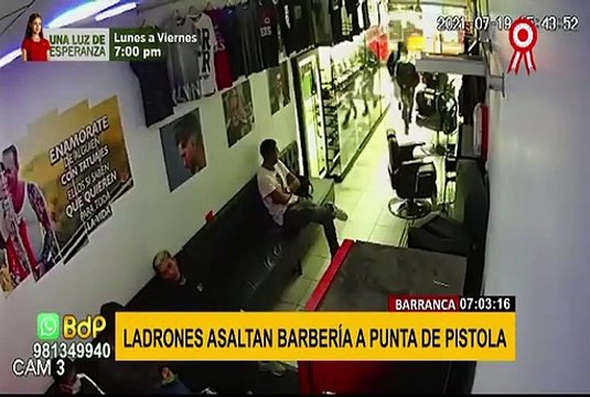 Ladrones armados asaltan barbería en Barranca