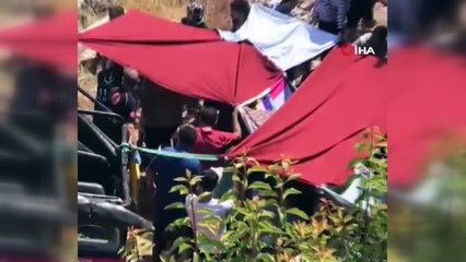Turistleri taşıyan safari aracı devrildi: 1 ölü, 9 yaralı