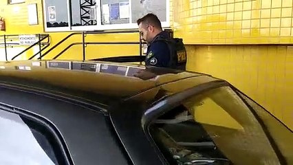 Condutor é preso na PR-444 após pegar carro carregado com drogas em Umuarama