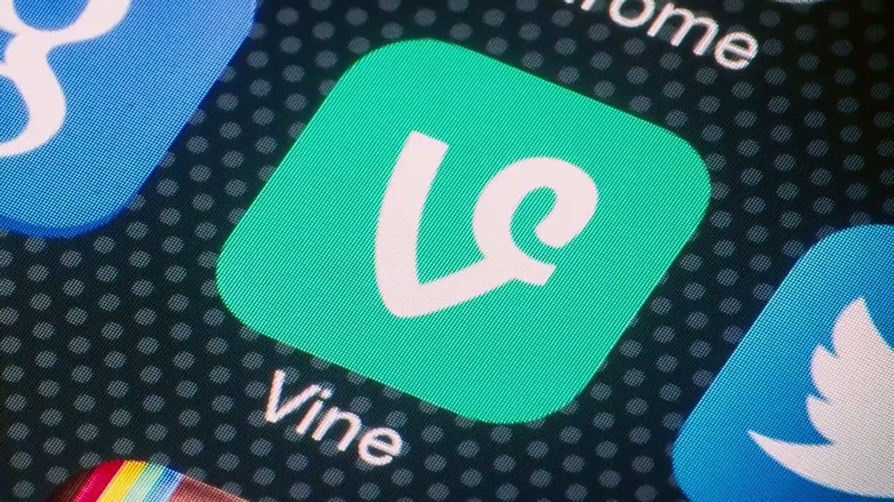 ما تستهونش بتطبيق التيك توك وخلي بالك - حقيقة التيك توك ومؤسسه