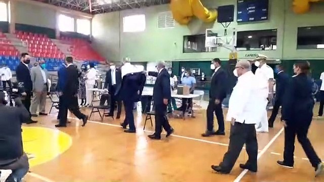 Luis Abinader ya se aplicó tercera dosis de la vacuna anticovid