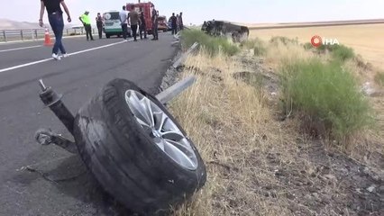 Aksaray'da feci kaza...Çarpıp takla attığı bariyerler otomobile saplandı: 2 ölü, 4 yaralı