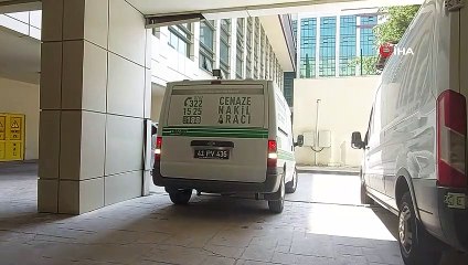 Oksijen tüpüne bağlıyken sigara içmek isteyince canından oldu