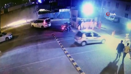 Yatan köpeğin üzerinden otomobil ile böyle geçti