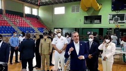 Luis Abinader, luego de aplicarse tercera dosis: "La salud nos lleva a una mejor economía"