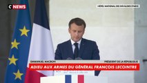 Emmanuel Macron rend hommage au général Lecointre, chef d’Etat Major des Armées , pour son adieu aux armes.
