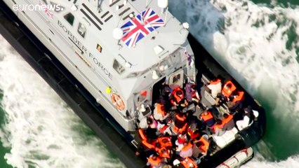 Reino Unido anuncia acordo com França para travar migração ilegal