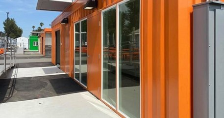 Los Angeles : des mini-maisons installées en 90 minutes pour les sans-abri