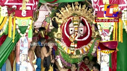 Suna Besha 2021 | Holy Trinity Bask In Golden Glory Atop Chariots