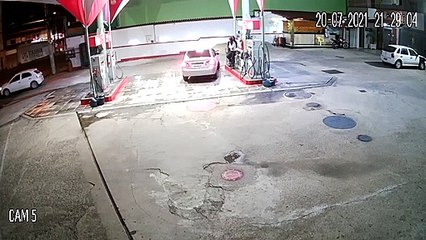 VÍDEO | Bandidos assaltam posto e levam R$ 1 mil em Cachoeiro de Itapemirim