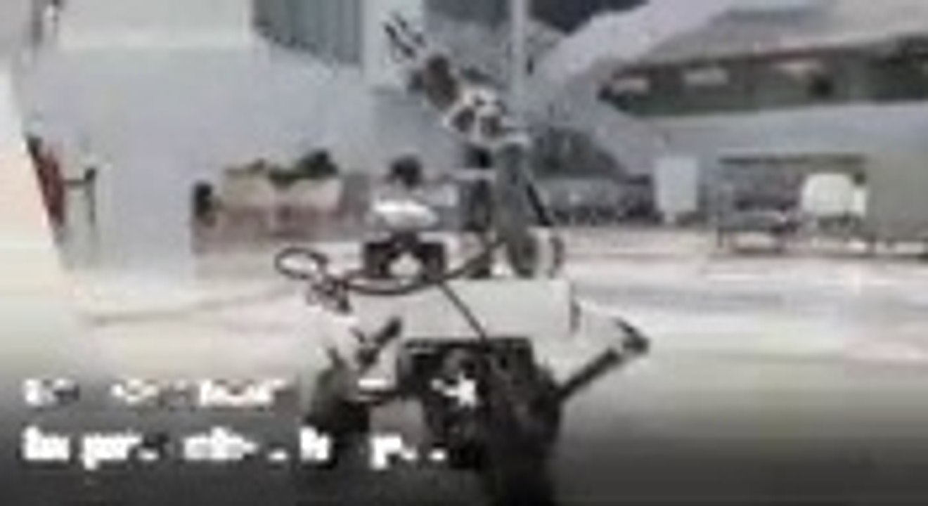 Tiny robot acrobat uses tail to do backflips