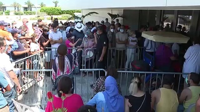 Tunisie: flambée de l'épidémie de Covid-19 et ruée sur les vaccins