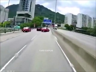 Douche de béton pour ces automobilistes en pleine autoroute