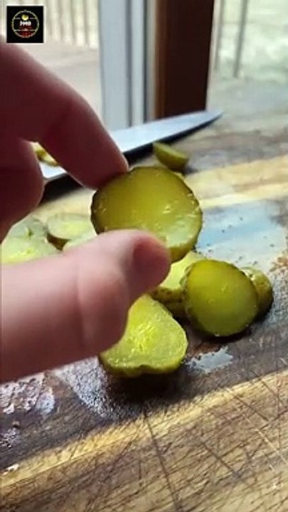 How to Make Deep Fried Pickles Recipe With Bread Crumbs | Food Crystal